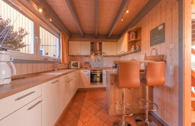 Ferienhaus mit Terrasse und Balkon - Foto 10