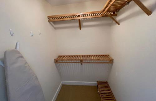 LIC Mgr - LUXURIOUS 2 BED 3 BATH PENTHOUSE SUITE - PANORAMIC OCEAN VIEWS! INDOOR PICKLEBALL - SPEAKEASY! - Foto 25