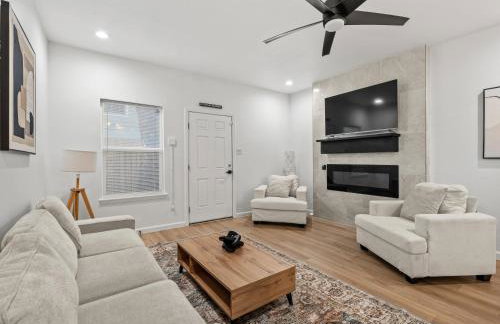 Modern Gem Near Downtown! - Foto 6