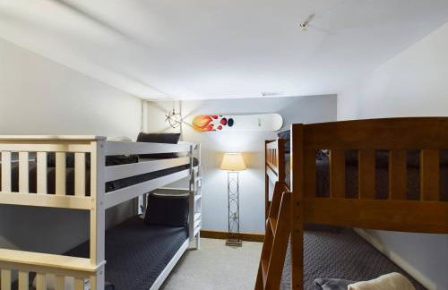 Camp 4 Ski-in-out Townhome with Hot Tub - Foto 10