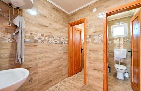 2 Bedroom Cozy Home In Gornja Ploscica - Foto 34