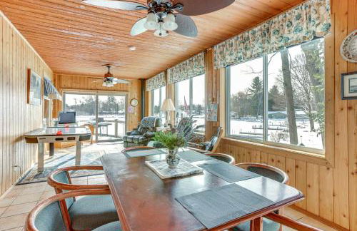 Sauna and Fireplaces! Lakefront Cadillac Retreat - Foto 11