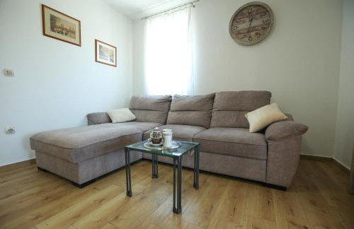 The Countryside Olive Garden near Airport & Highway - Photo 6