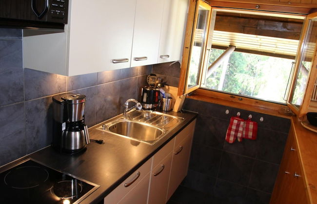 Stunning Apartment in Heart of Valley - Photo 5