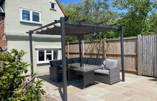 Cosy Coastal 2-Bedroom Cottage with Hot Tub and Log Burner - Foto 41