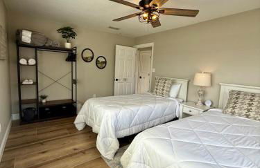 The Country Club Cottage NEW! Space Coast Entire Home! Plenty of Parking! - Foto 19