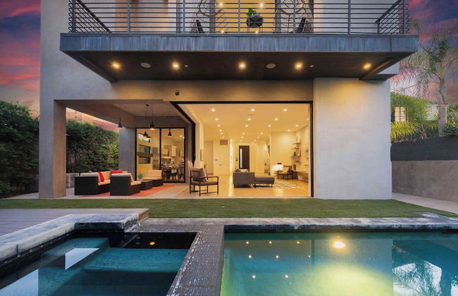 LA Villa by Avantstay Walk to The Grove LA - Photo 12