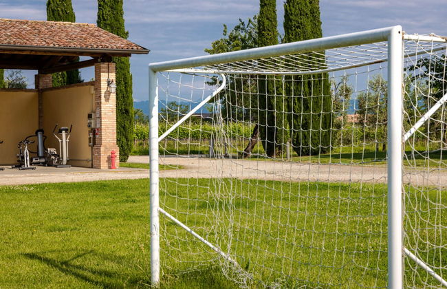 2 bedroom Apartment in Desenzano del Garda with swimming pool and garden - Photo 25