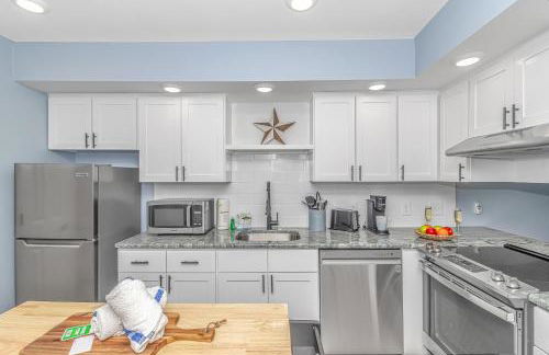 Fully Renovated First Floor Condo! Cypress Bay J-2 - Foto 7