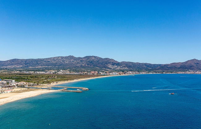 Apartment in Roses by the Beach With Pool - Photo 38