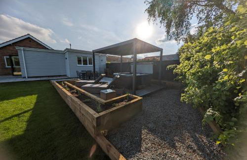 Hoot Hollow - Hot Tub Hideaway - Foto 11