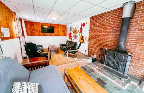 Nine Sides Lodge- Cozy A-Frame makes base camp for ADK Adventures - Foto 32