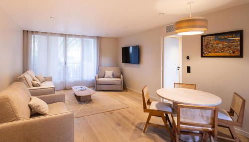 Appartement avec terrasse et parking centre St-Tropez - Photo 2