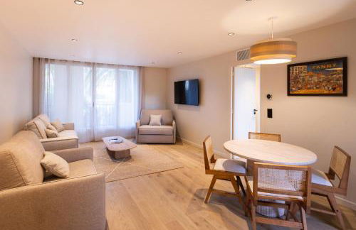 Appartement avec terrasse et parking centre St-Tropez - Photo 2