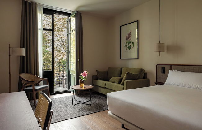 Batimont Suites & Apartments - Photo 15