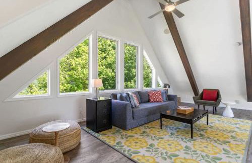 Spacious A-Frame with Lake Michigan Views & Hot Tub-Family Friendly - Foto 30