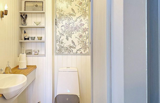 6 Person Holiday Home in Tanumshede - Photo 8