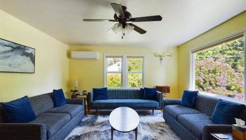 Daffodil Cottage in Downtown Packwood, WIFI, BBQ, Firepit, Smores - Foto 5