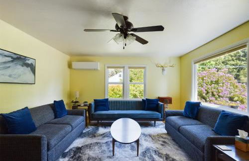 Daffodil Cottage in Downtown Packwood, WIFI, BBQ, Firepit, Smores - Foto 5