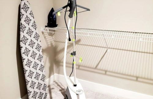 Spacious 2 bed 2 bath, Pool, Hottub, Wifi, 24 hr Fitness, Parking - Foto 32