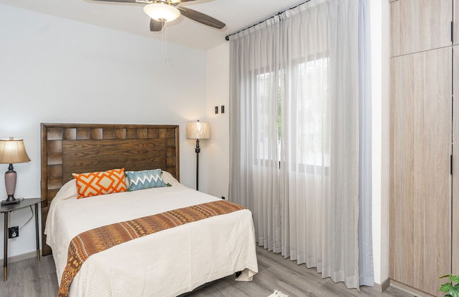 4BR Oasis with Pool & Gym at Nueva Escondida - Foto 2