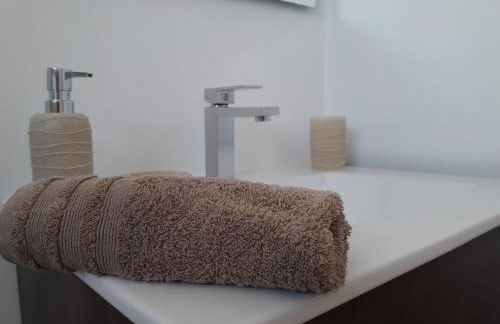 Apartment duplex -The Sunny Hut - swimming pool - Free Wifi & AC- Residence Las Marinas - Foto 10