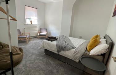 Alexandra Apartment -Secured Parking -2 Bedrooms - Photo 10