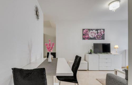 Apartment ANĐELA 2BDRS & Free WiFi - Foto 17