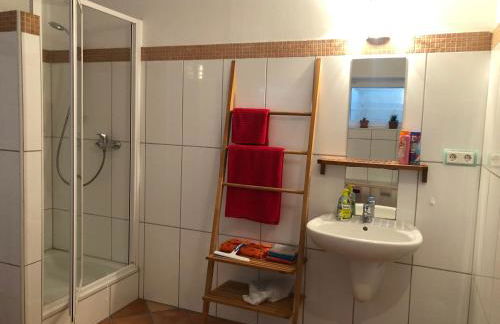 Modernes 4-Zimmer Haus, nahe Messe Düsseldorf (15 min. Internat. Airport) - Foto 38