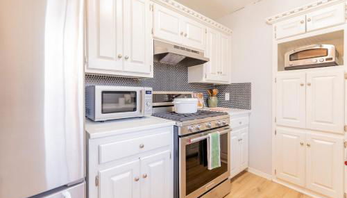 Cozy retreat and views near campus with gourmet kitchen - Foto 4