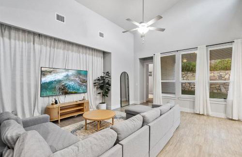 Luxe Modern 4B House with Office 20 min to DT - Foto 21