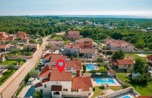 Four-Bedroom Holiday Home In Golubovo - Foto 16