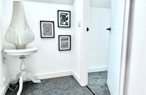 Central, Stylish - 2 Bed Property, The Stable @ Warrenfield, Free WiFi & Parking - Foto 11