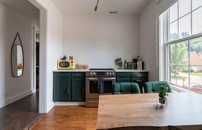 NEW Luxe Pet Friendly Free Parking Downtown - Foto 49