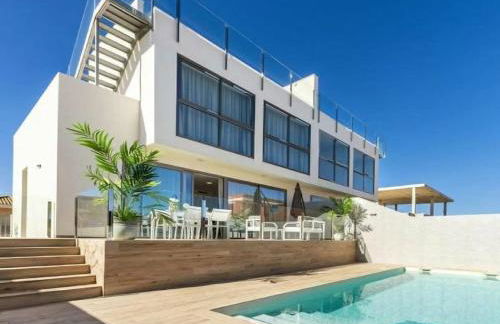 Casa Los Belones, Villa with private pool and game room - Foto 1