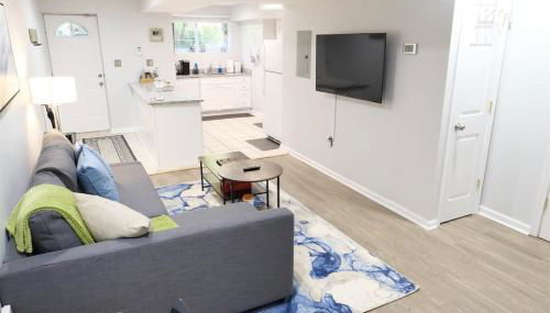 Trendy Apt in Bloomingdale - Parking - Foto 3