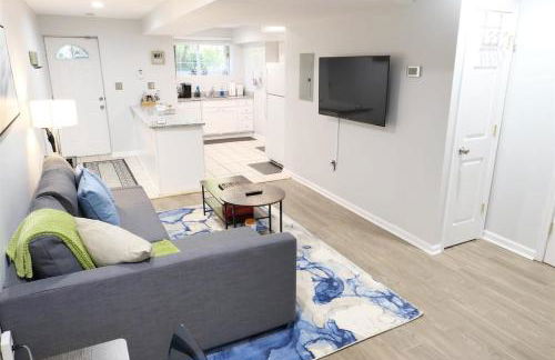 Trendy Apt in Bloomingdale - Parking - Foto 3