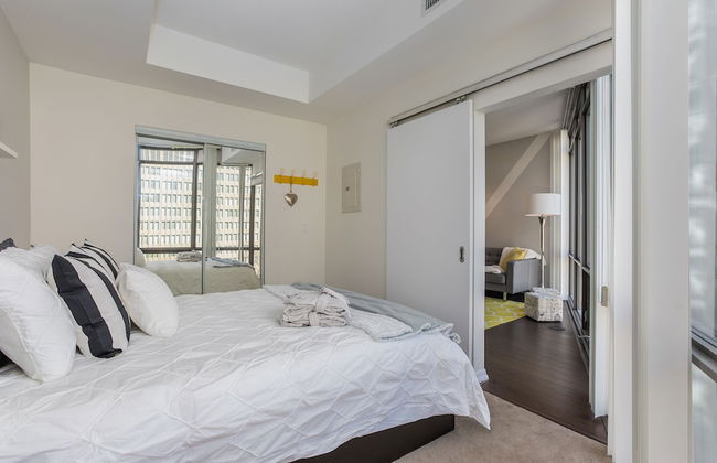 QuickStay - Luxury on Bay St. (Yonge & College) - Foto 6