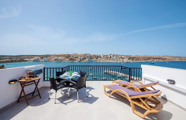 Harbour Lights Seafront Penthouse by Getaways Malta - Foto 1