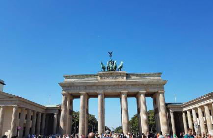 Checkpoint Charlie Apartment - Photo 32