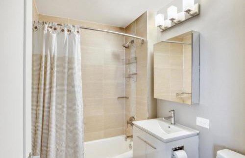 Loop 1BR w gym pool lounge 1 block from L CHI-671 - Photo 12