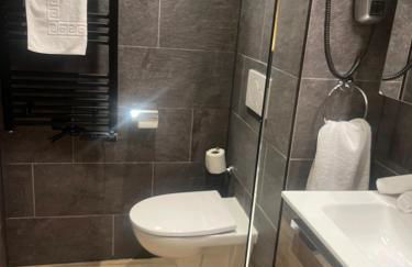 Arc 1950 Ski in Ski out and Spa- Newly refurbished 153 Sources De Marie- 2 bedroom , 2 bathroom-Sleeps 4-6, Mont Blanc view from every window, Free WiFi - Foto 10