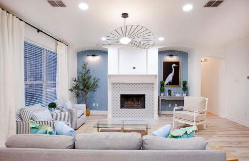 Spacious 4BR with Pool and Grill - Near Lakes and Harbor - Foto 7