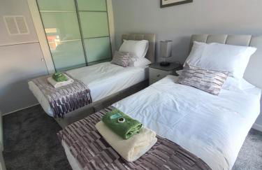 PREMIER - Kenilworth House - Photo 15