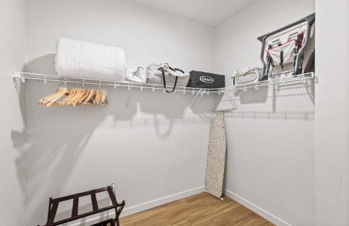 Airy and Open Corner Loft - 92 Walkscore - Foto 24