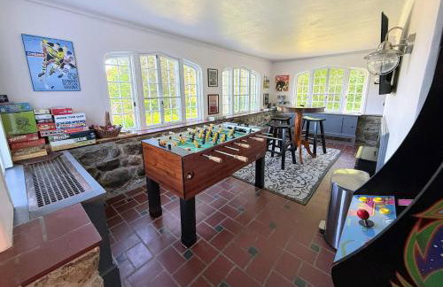 WOW New Spectacular Franconia Home - history - views - fire pit - hot tub - pool - grandeur - MUST SEE - Foto 50