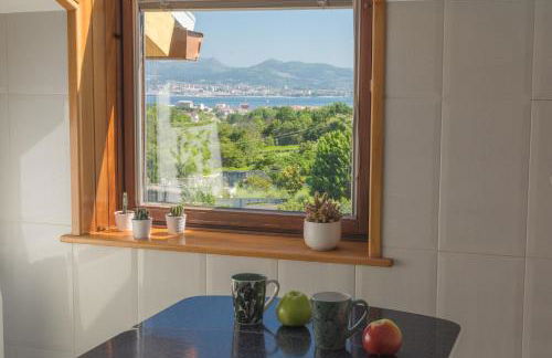 Casa con jardín y gran terraza con vistas al mar - Foto 2