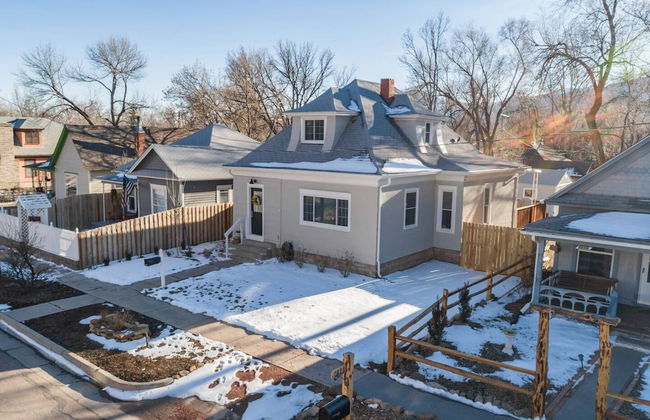 1893 Classic 4 Blocks From Great Dining & Shops - Photo 33