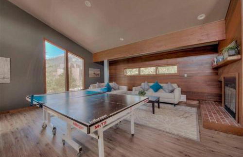Cozy Ski Condo + Hot Tub + Fireplace + Heated Pool - Foto 7