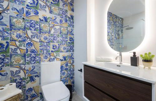 FLORIT FLATS - Stylish Valencia Ceramic Apartments with Free Bicycles by the Joaquin Sorolla Station - Photo 67